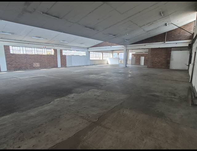 1,279M² WAREHOUSE TO LET IN BENROSE